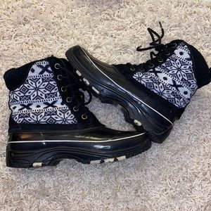 Women’s winter snow boots